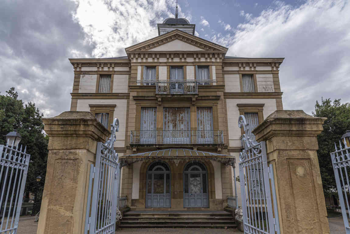 Guipúzcoa - Zarautz 18 - Villa Munda.jpg